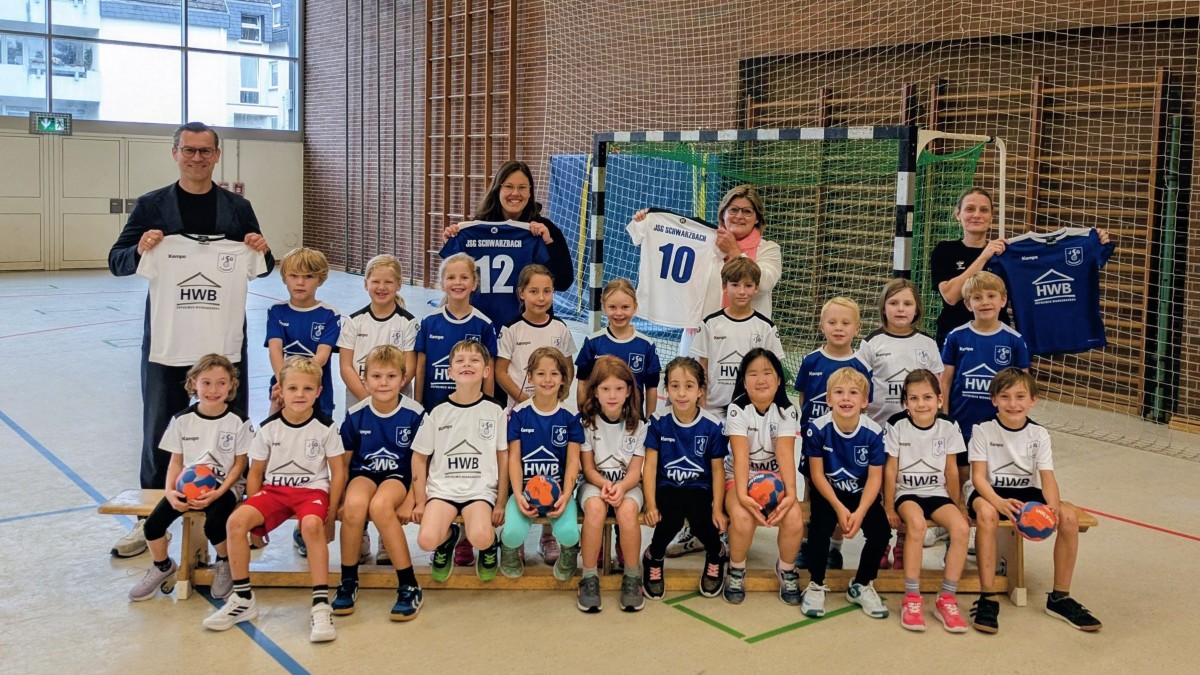 251021 PM HWB Trikots jsg schwarzbach foto hwb 251021 PM HWB Trikots jsg schwarzbach foto hwb